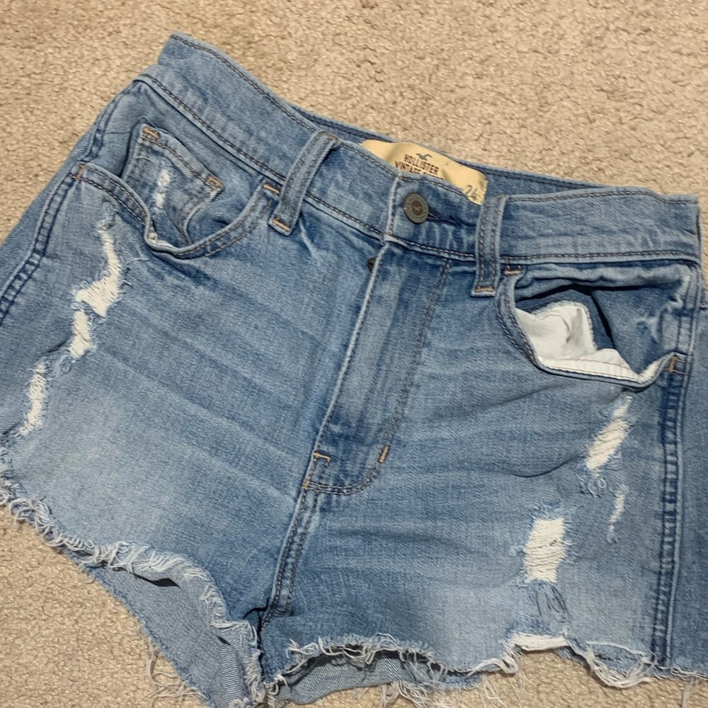 Hollister high rise shorts!